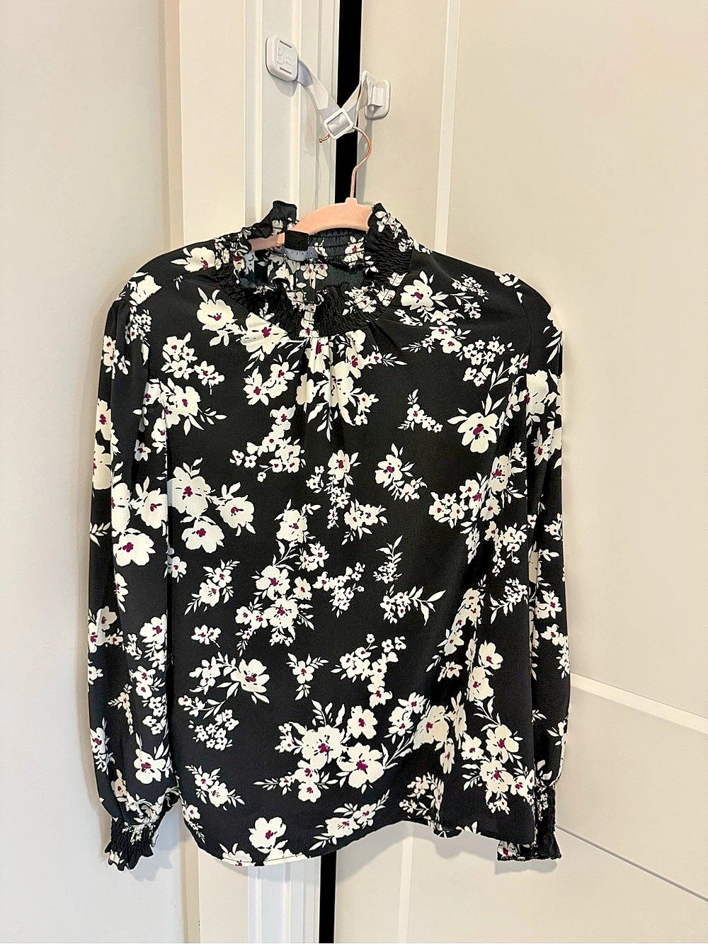 sanctuary Floral Blouse in Black & Pink Size XL